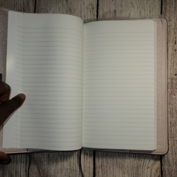 Michael Kors notebook - Picture 3 of 3